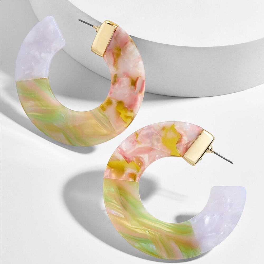 BaubleBar Style MultiColor Tortoise Hoop Earrings - Picture 6 of 8